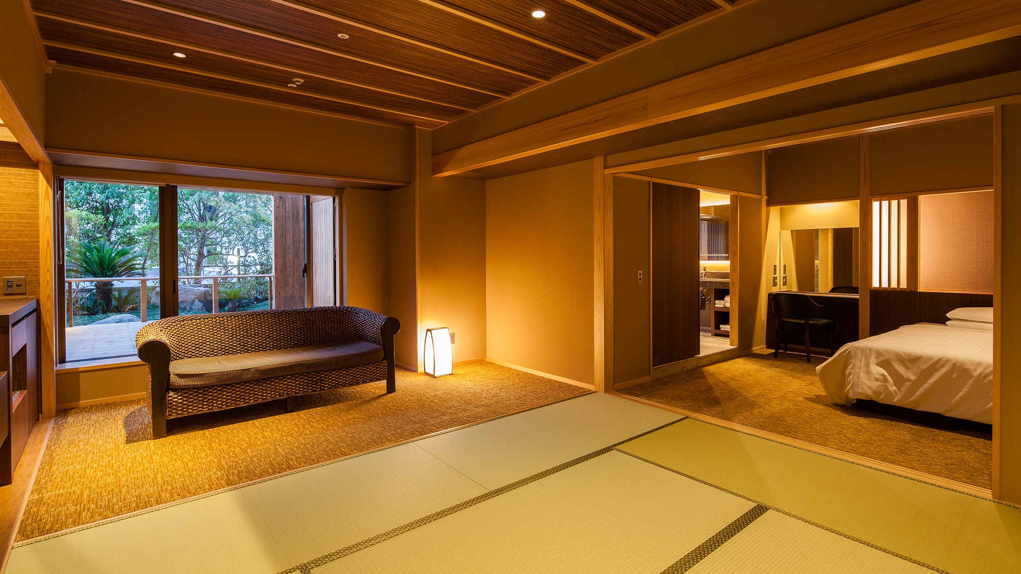 [Japanese Spa Suite] 86㎡ / Enjoy the hot springs of your own source.