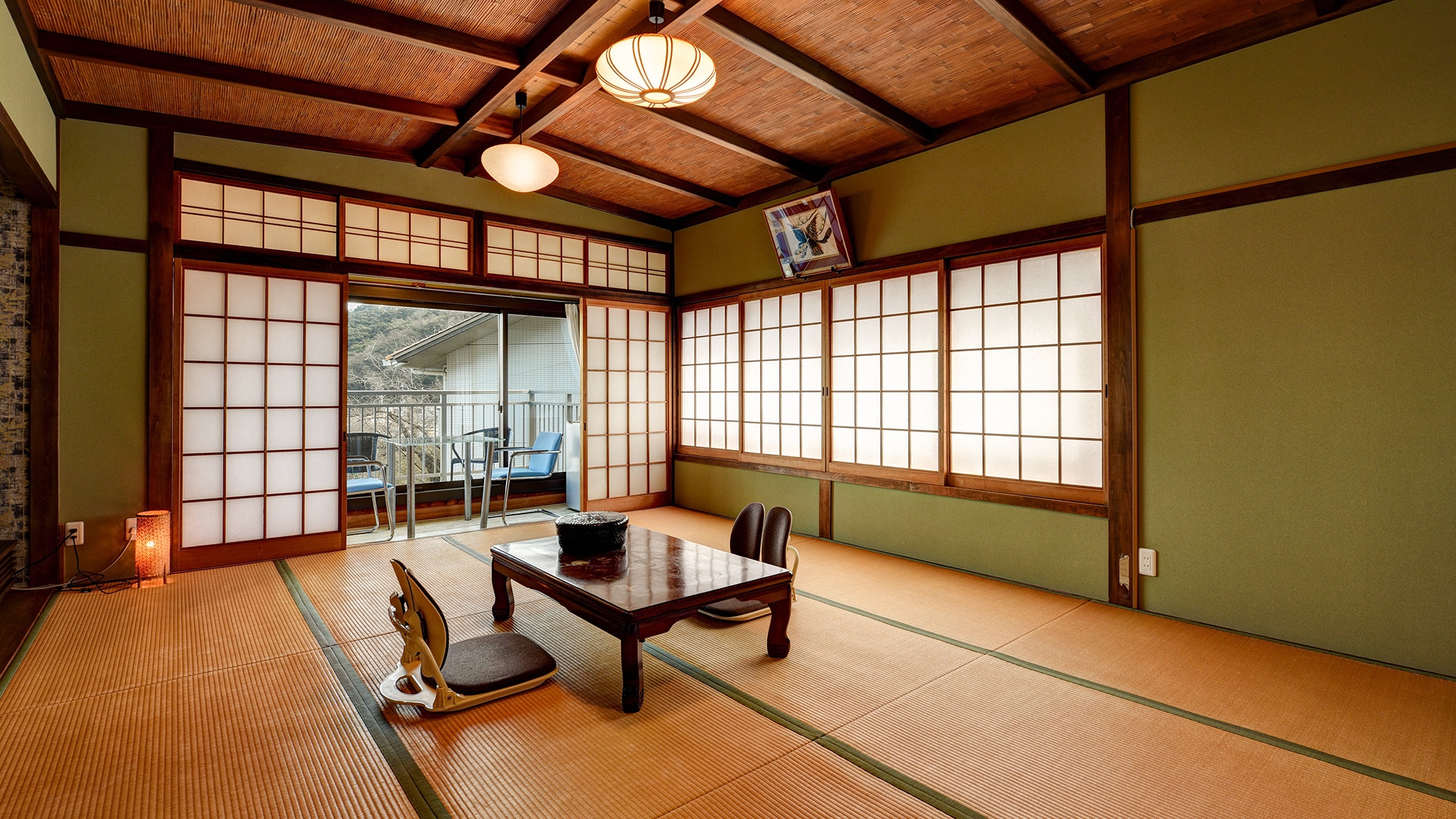 * [Room] A tatami room where you can lie down in a yukata and spend a relaxing time.