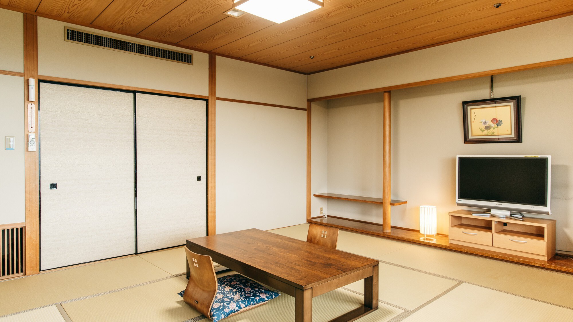 Japanese-style room (10 tatami mats)