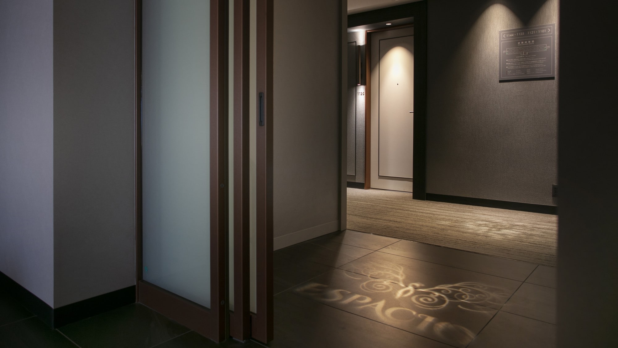 Dilengkapi dengan pintu keamanan di lantai "Espacio".