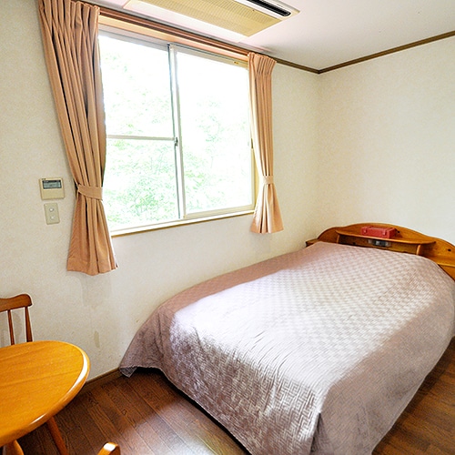 Double room with washbasin and toilet [Free Wi-Fi available!]