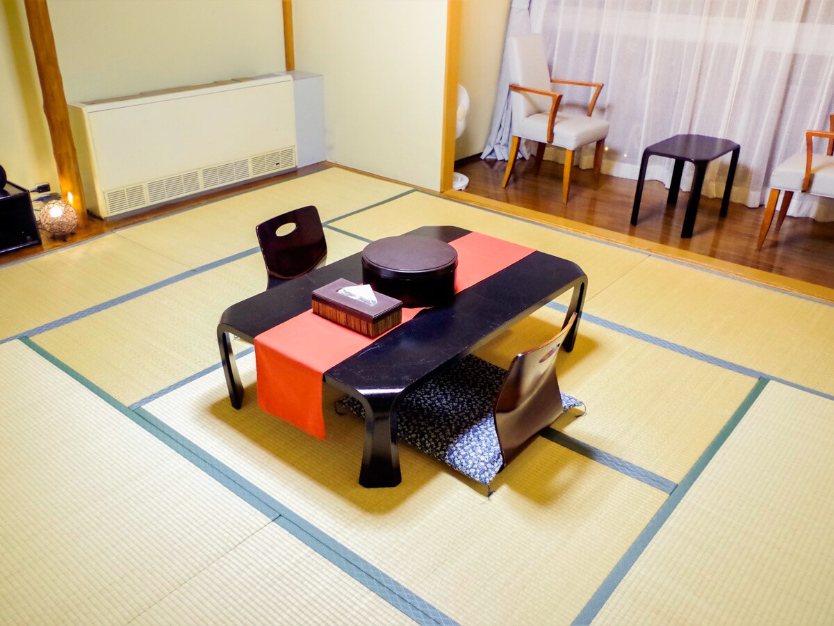 -Annex- ☆ A Japanese-style room ☆ 10 tatami mats + 8 square meters wide