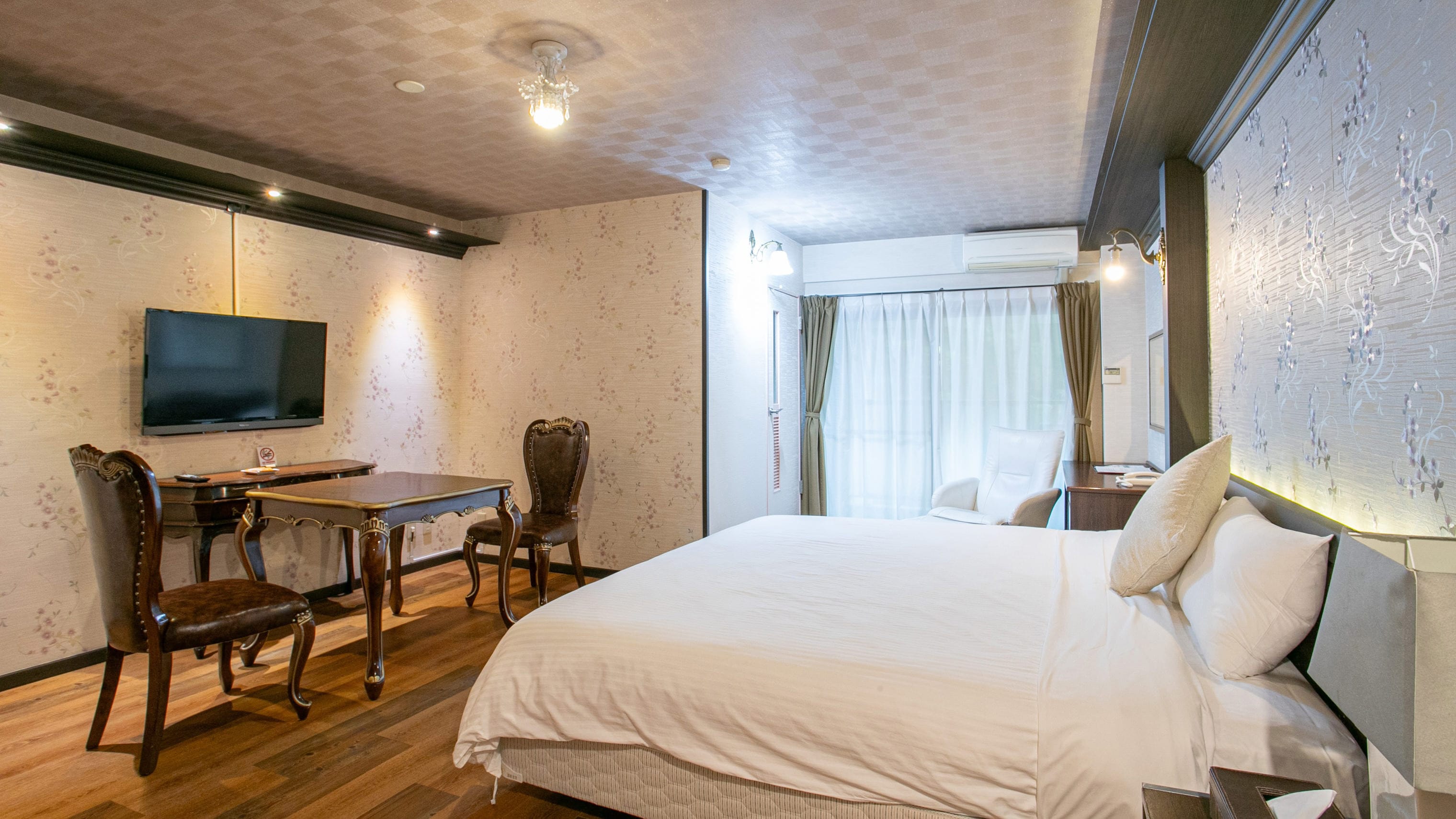 [Non-smoking] King Double Room