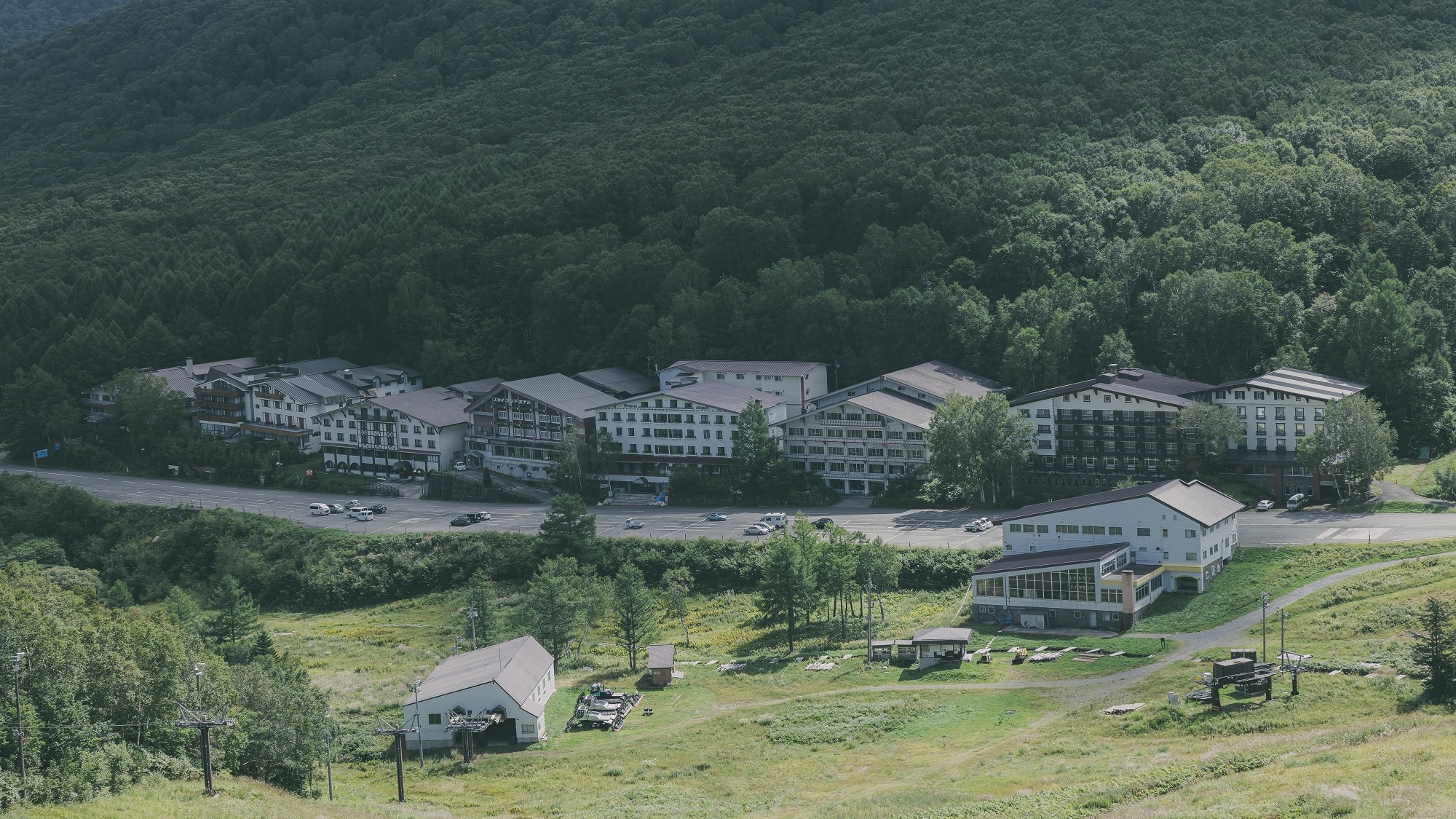□夏季涼爽，平均氣溫17.5℃，非常適合避暑。