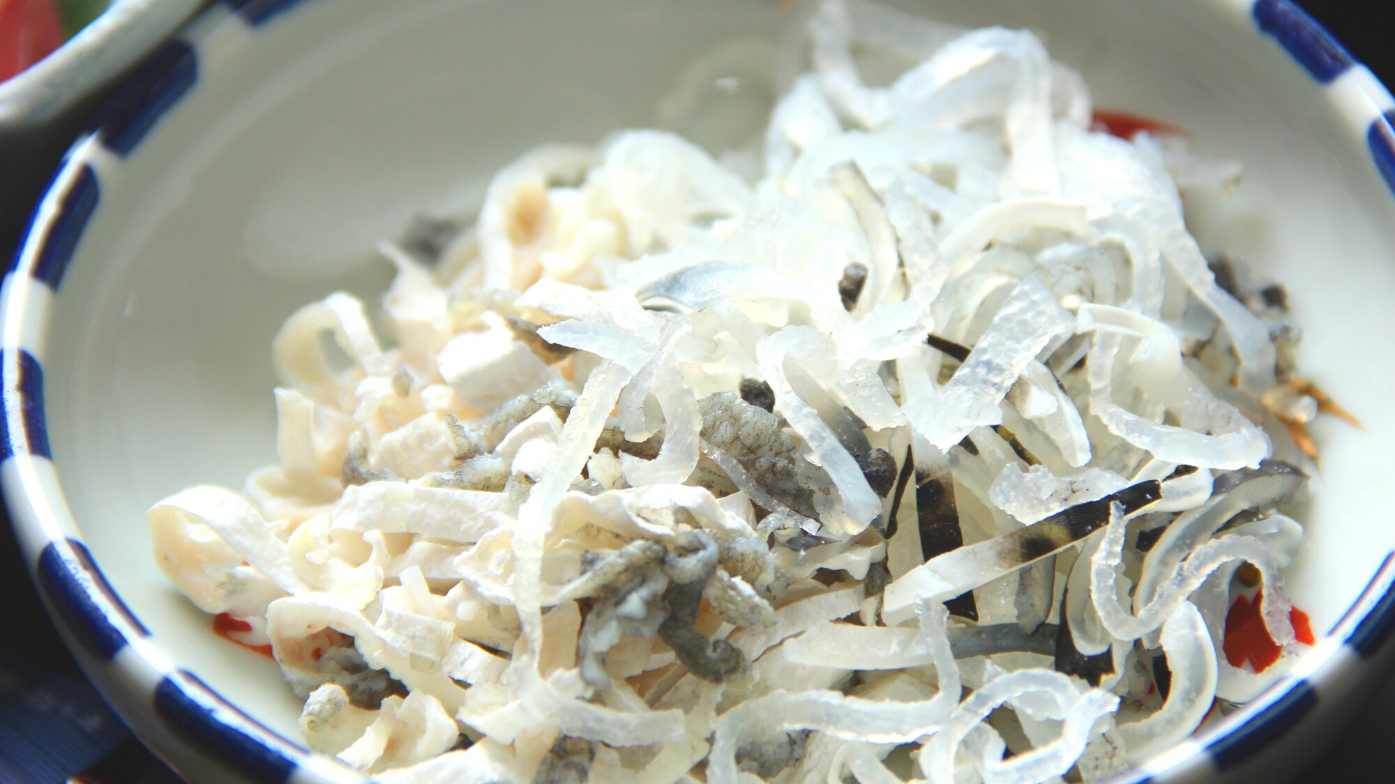 It has a crunchy texture and a deep flavor.
