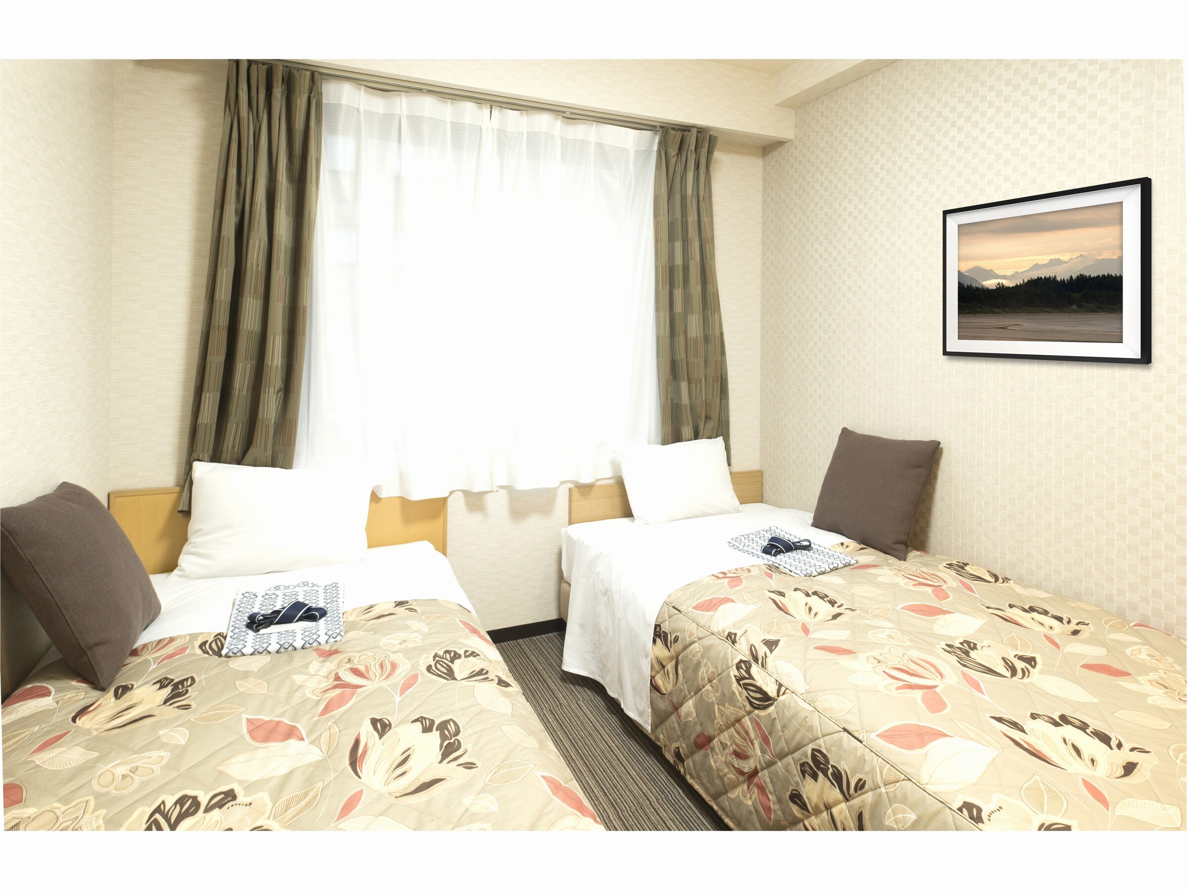 Twin room (with unit bath)