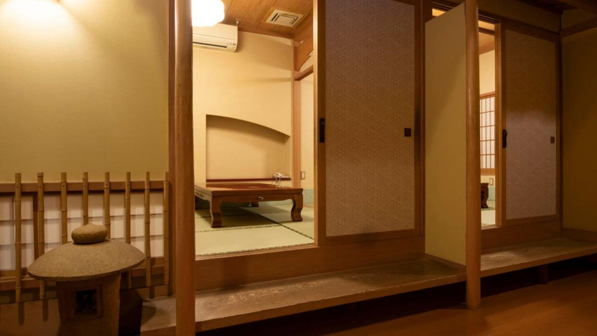 ชั้น 1 ห้องรับประทานอาหารส่วนตัว