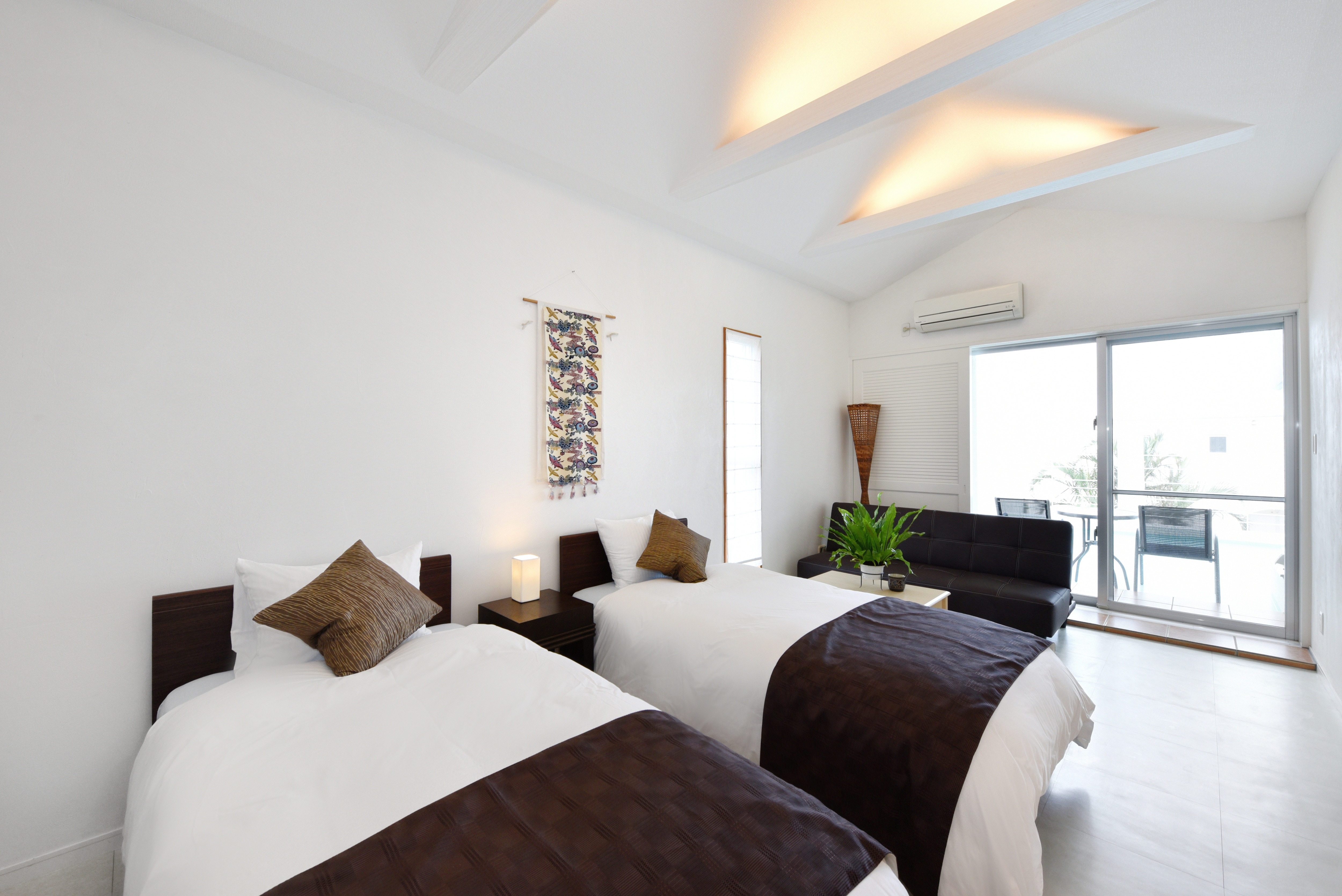 Twin Bed Room