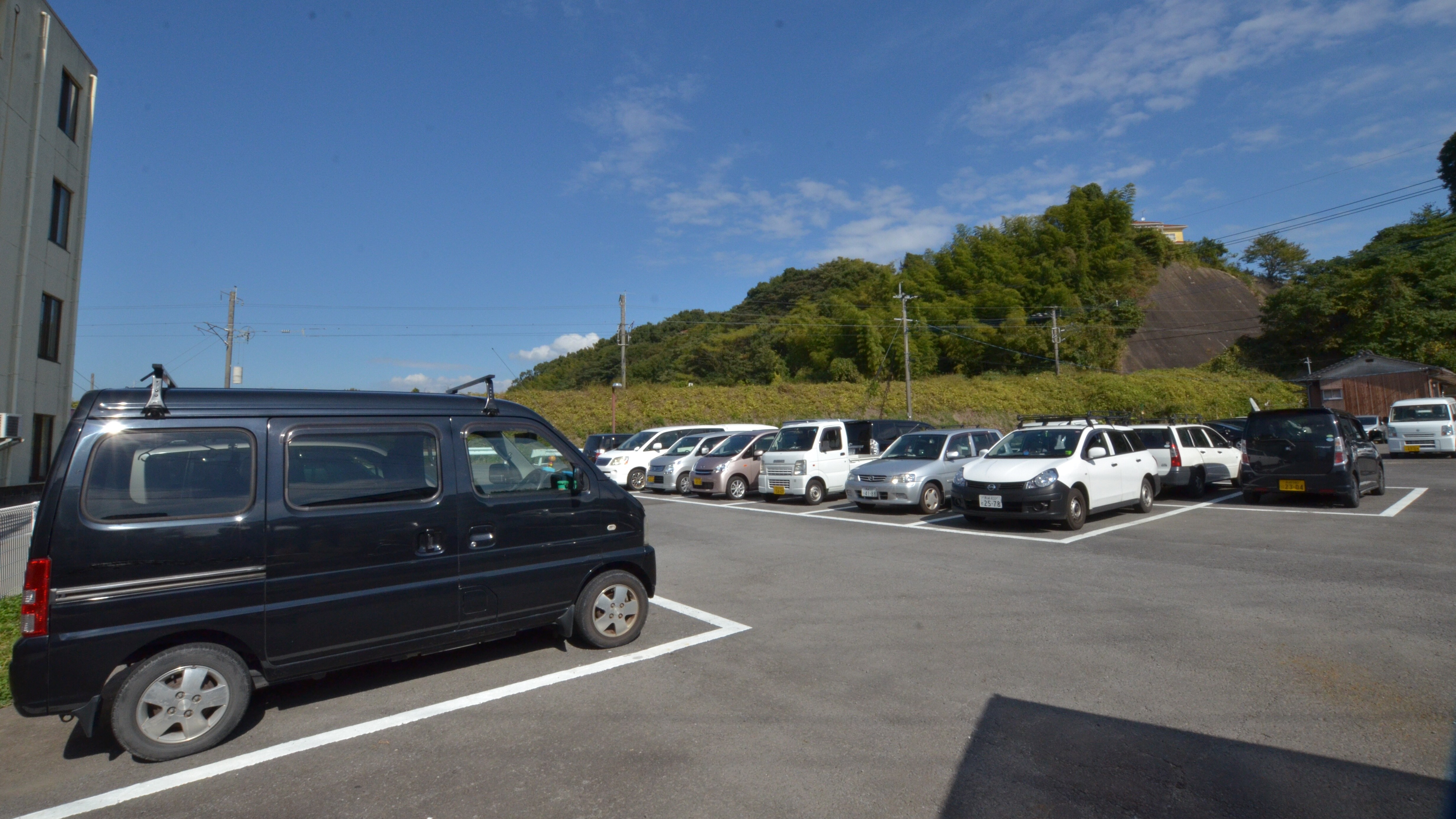 Spacious parking lot (passenger car is free)