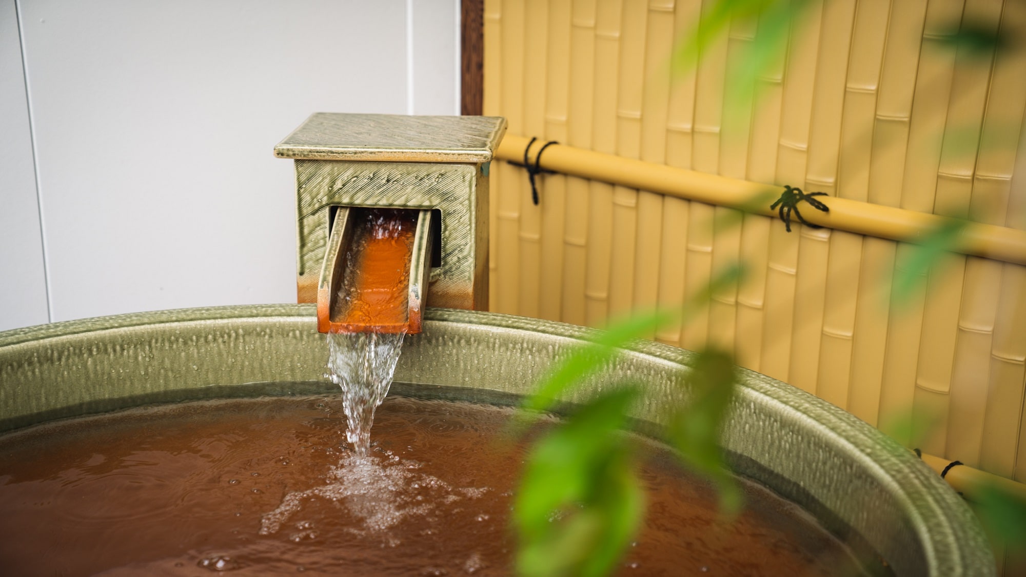 [Guest room with garden open-air bath] Origami ceiling ☆ Luxury guest room (open-air bath image)