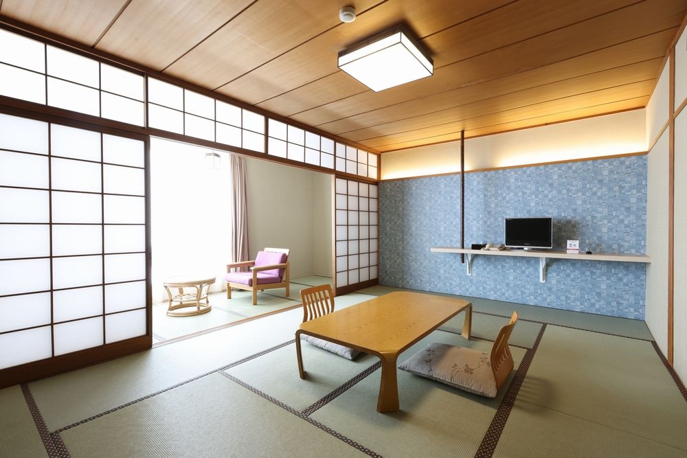 Mountain side 12 tatami mats + veranda, Room 405