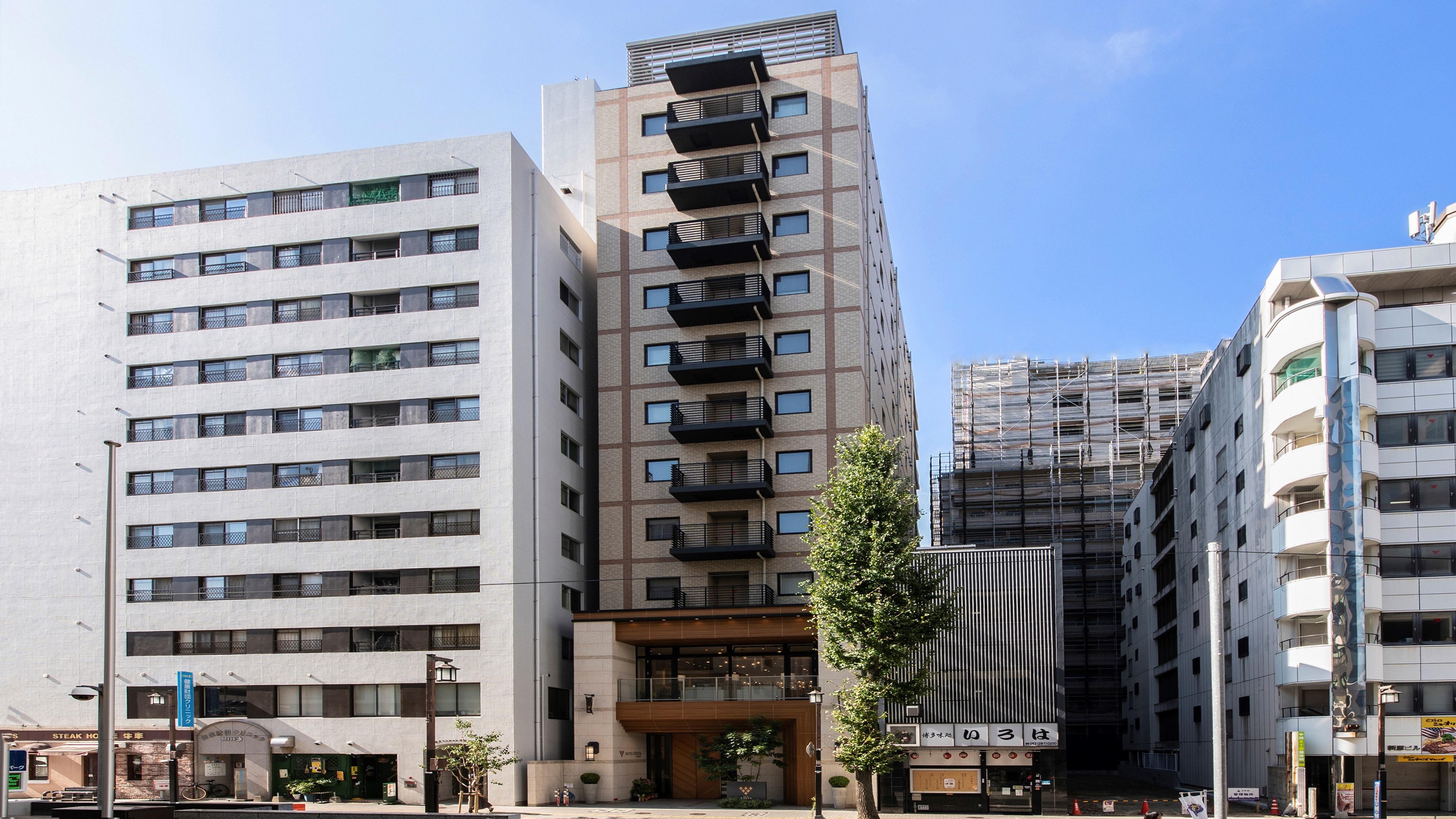 Located in a good location, about a 3-minute walk from Nakasu-Kawabata Station