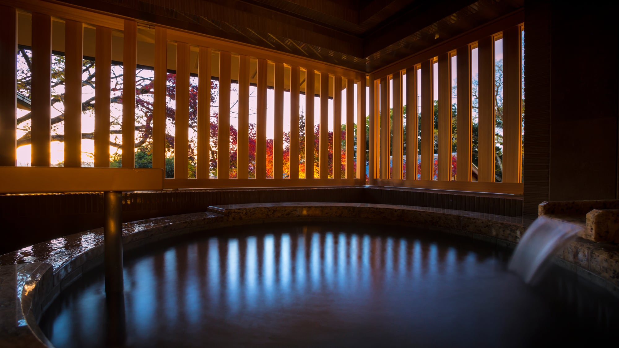 Japanese-Western style room with semi-open-air bath A