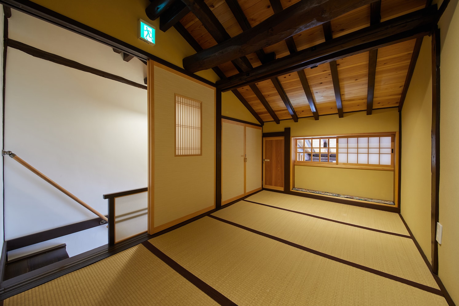 Yawata sando Miyake building 2nd floor Japanese-style room