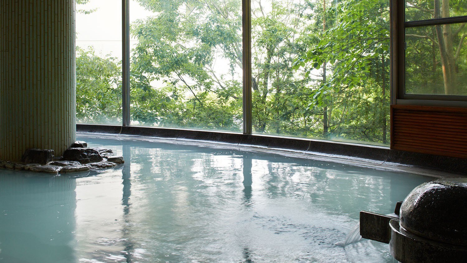 Large hot spring bath