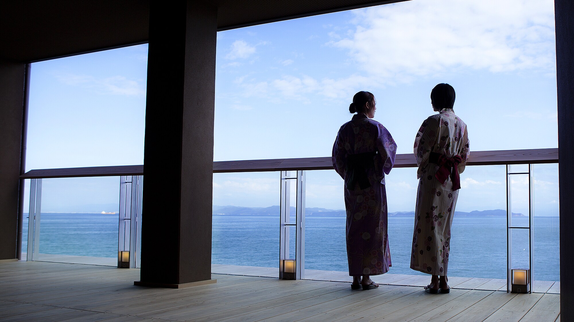 <Nagisa Terrace> Please relax and enjoy the vast ocean view.