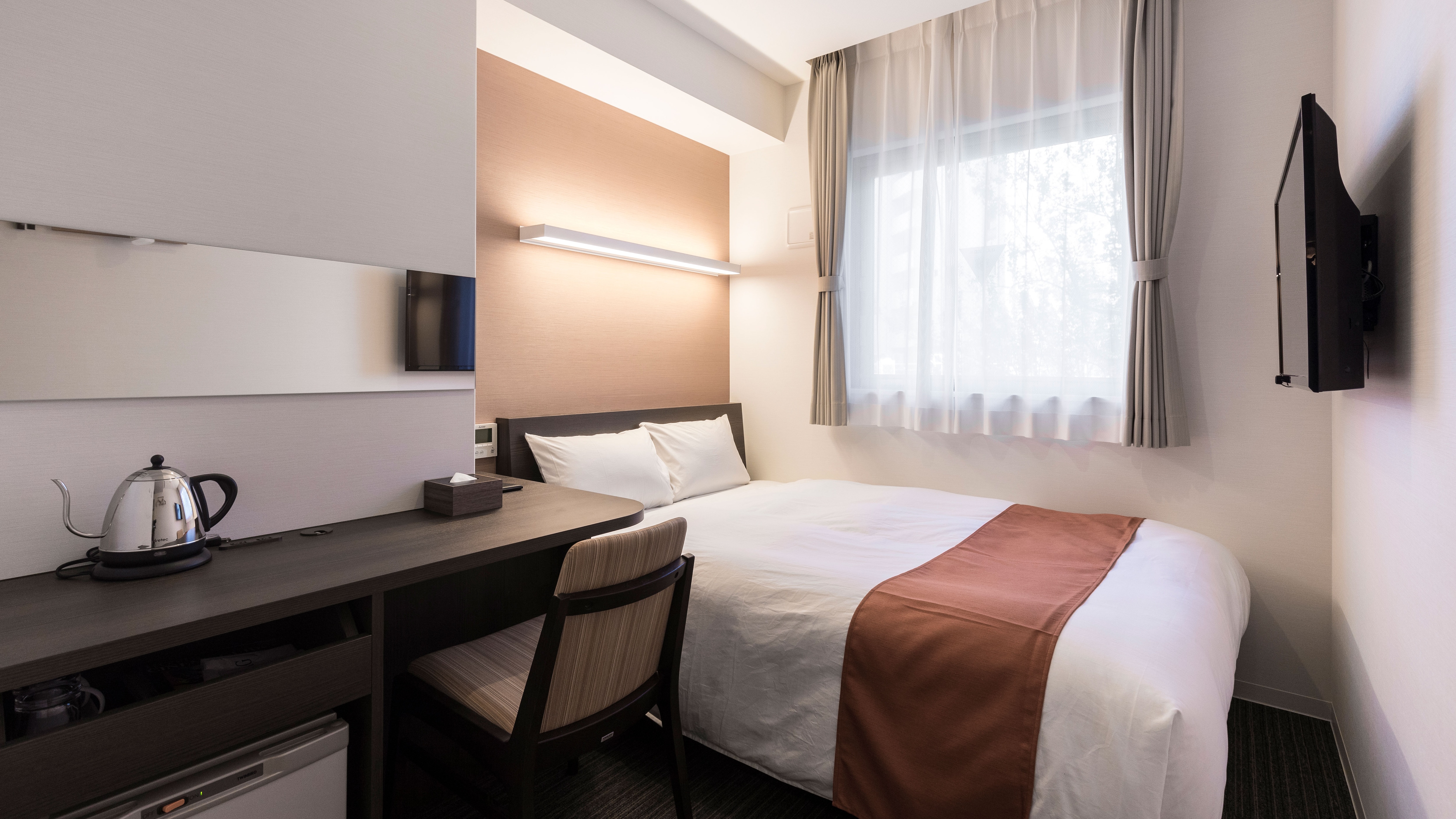 Single / semi-double room (example)