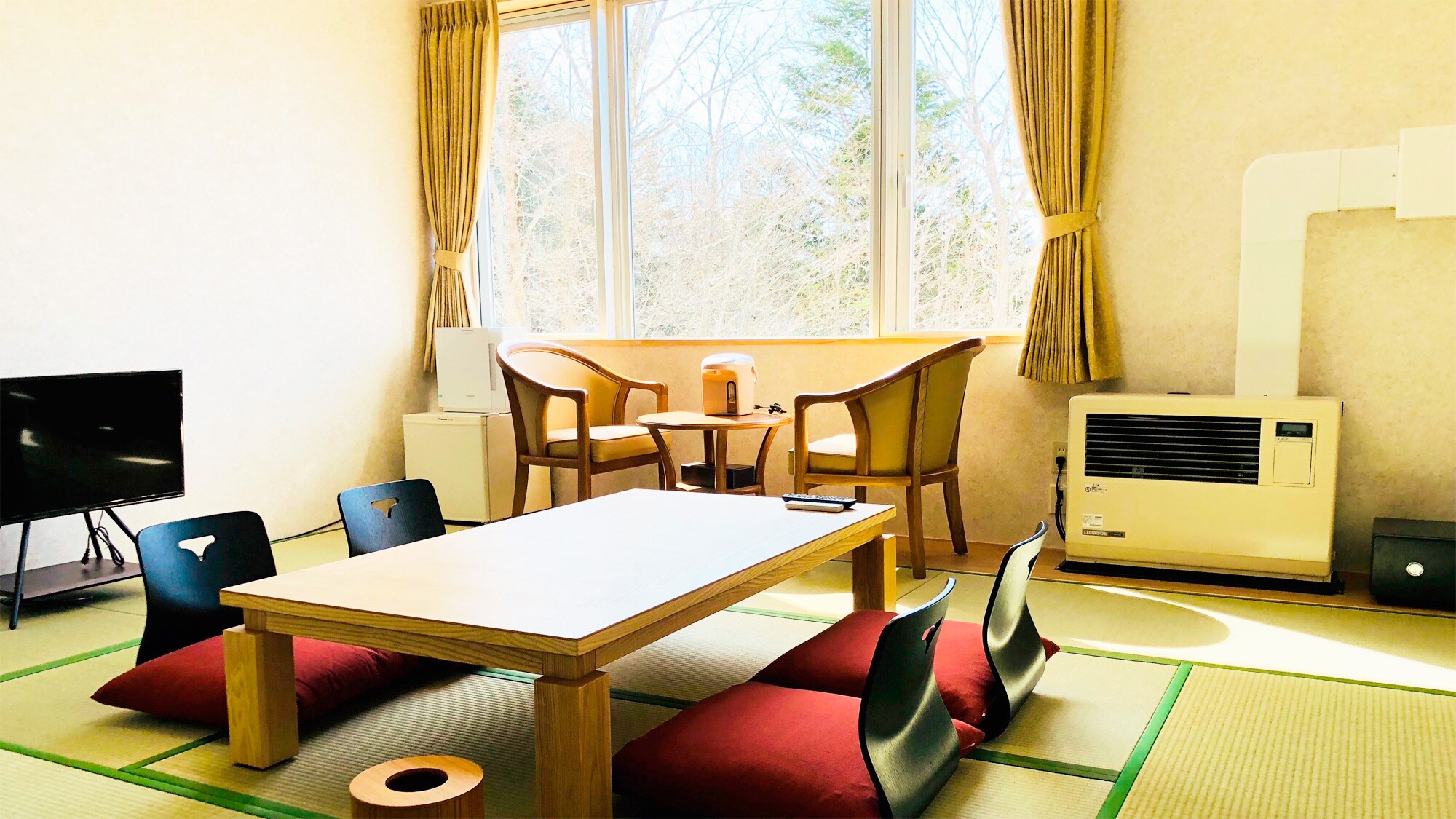 Japanese-style room 12.5 tatami mats (example) / Large room suitable for 1 to 4 people.