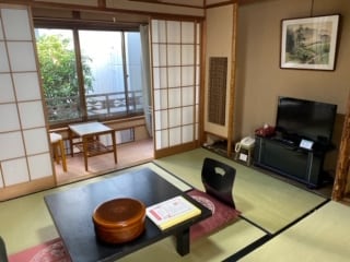 ◇ Japanese-style room on the courtyard side ◇ [Plum]