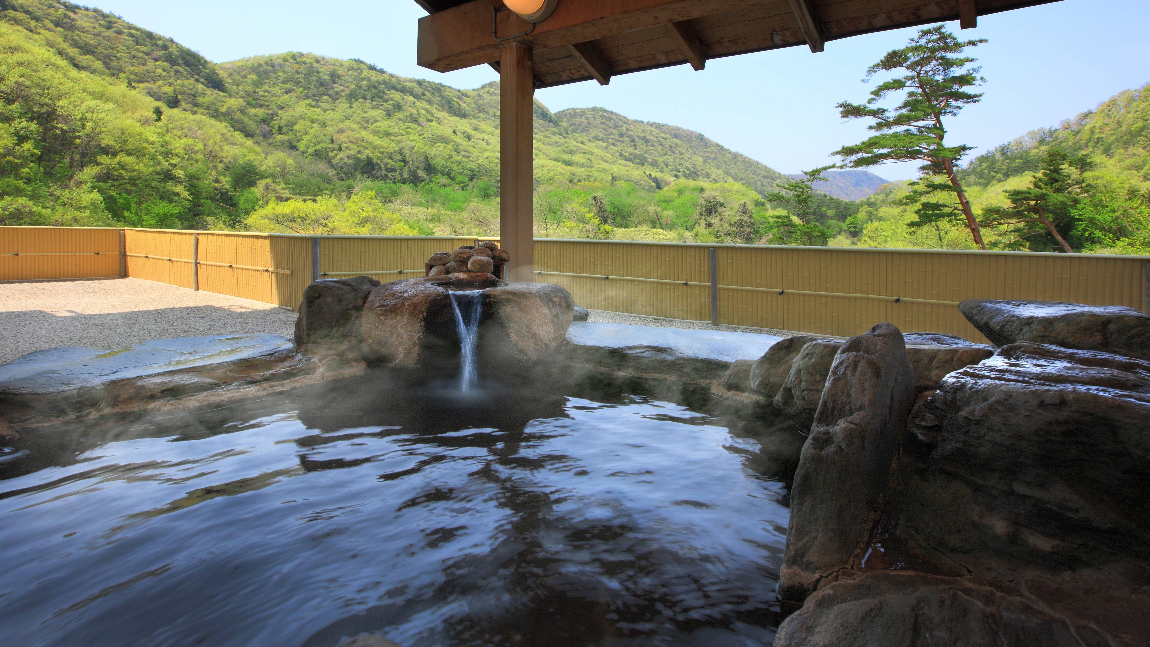 Special room with open-air bath