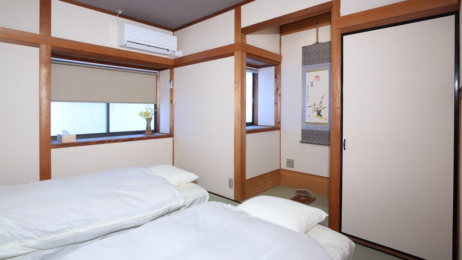 2nd floor bedroom (Japanese-style room)