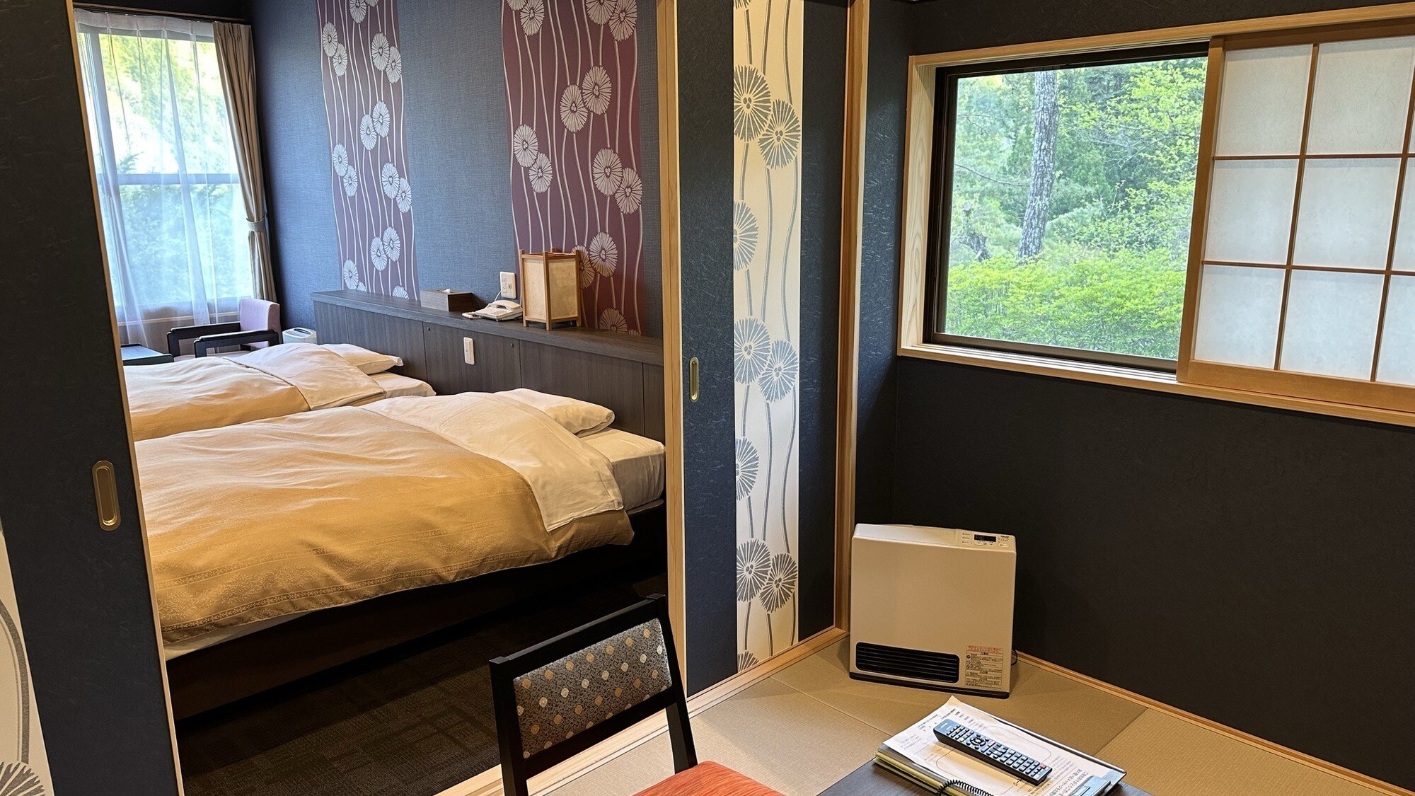 Japanese-Western style room with semi-open air_Japanese style room