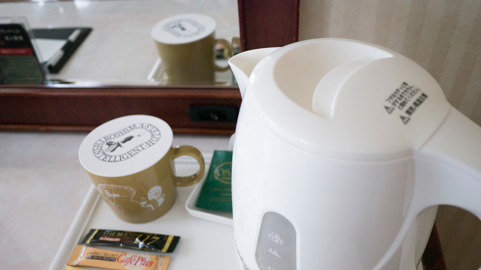 Electric kettle and original mug