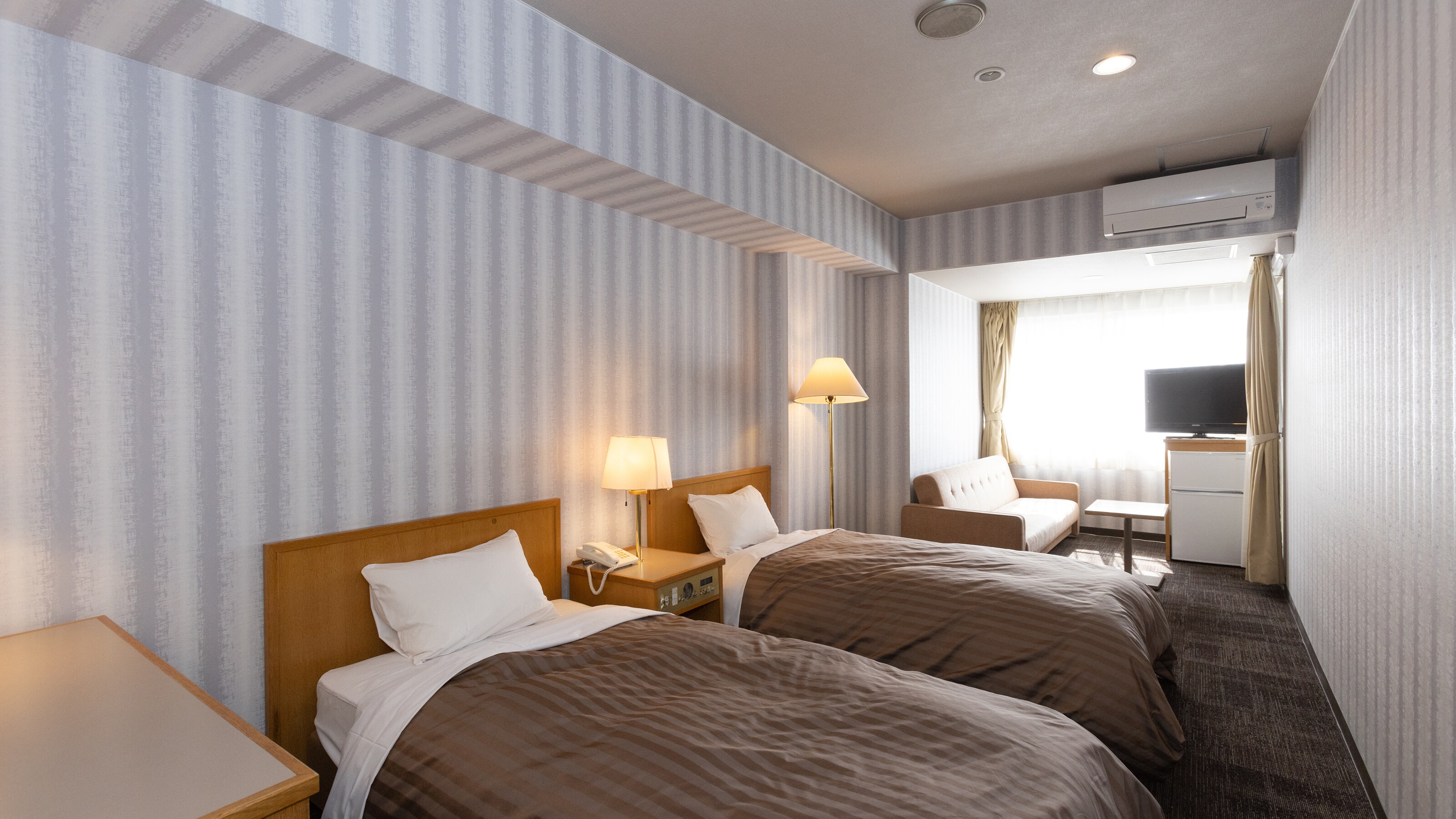 Twin room example