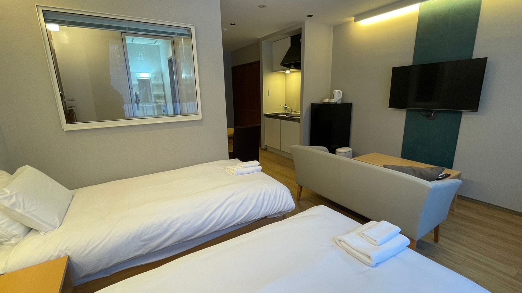 Deluxe Twin (with kitchen)