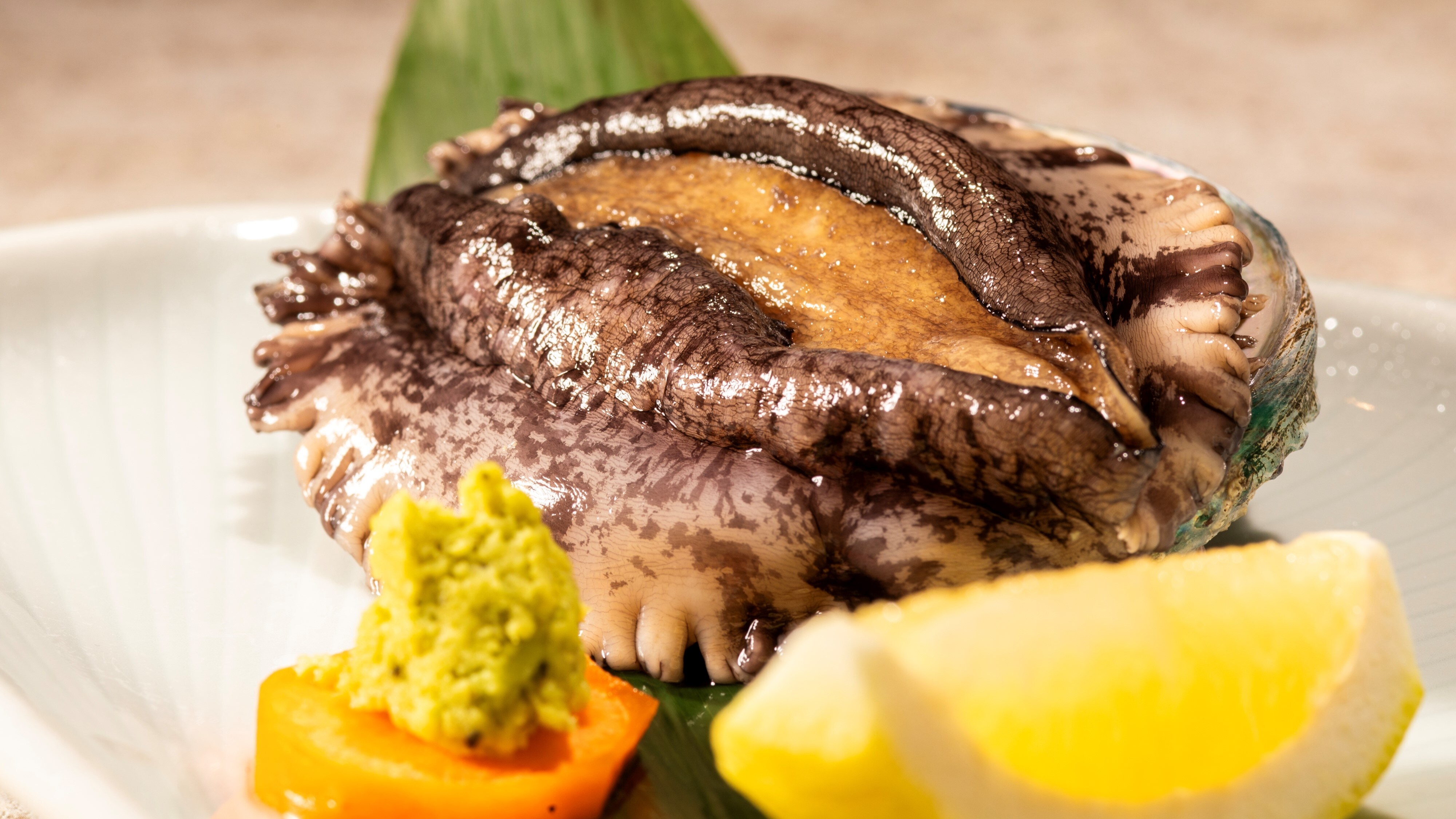 [Abalone] We cook live abalone at our hotel.