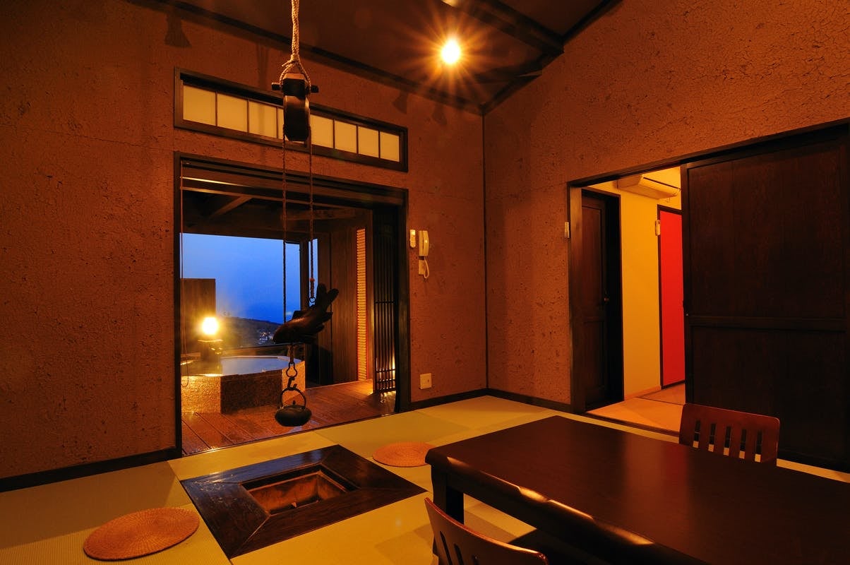 ห้องพักสไตล์ญี่ปุ่นแบบแยกส่วนพร้อมวิวทะเลแบบเปิดโล่งส่วนตัว [Yumean / room meal]