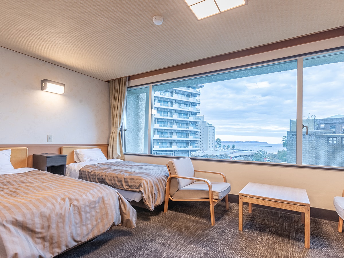 Japanese-Western style 8 tatami room