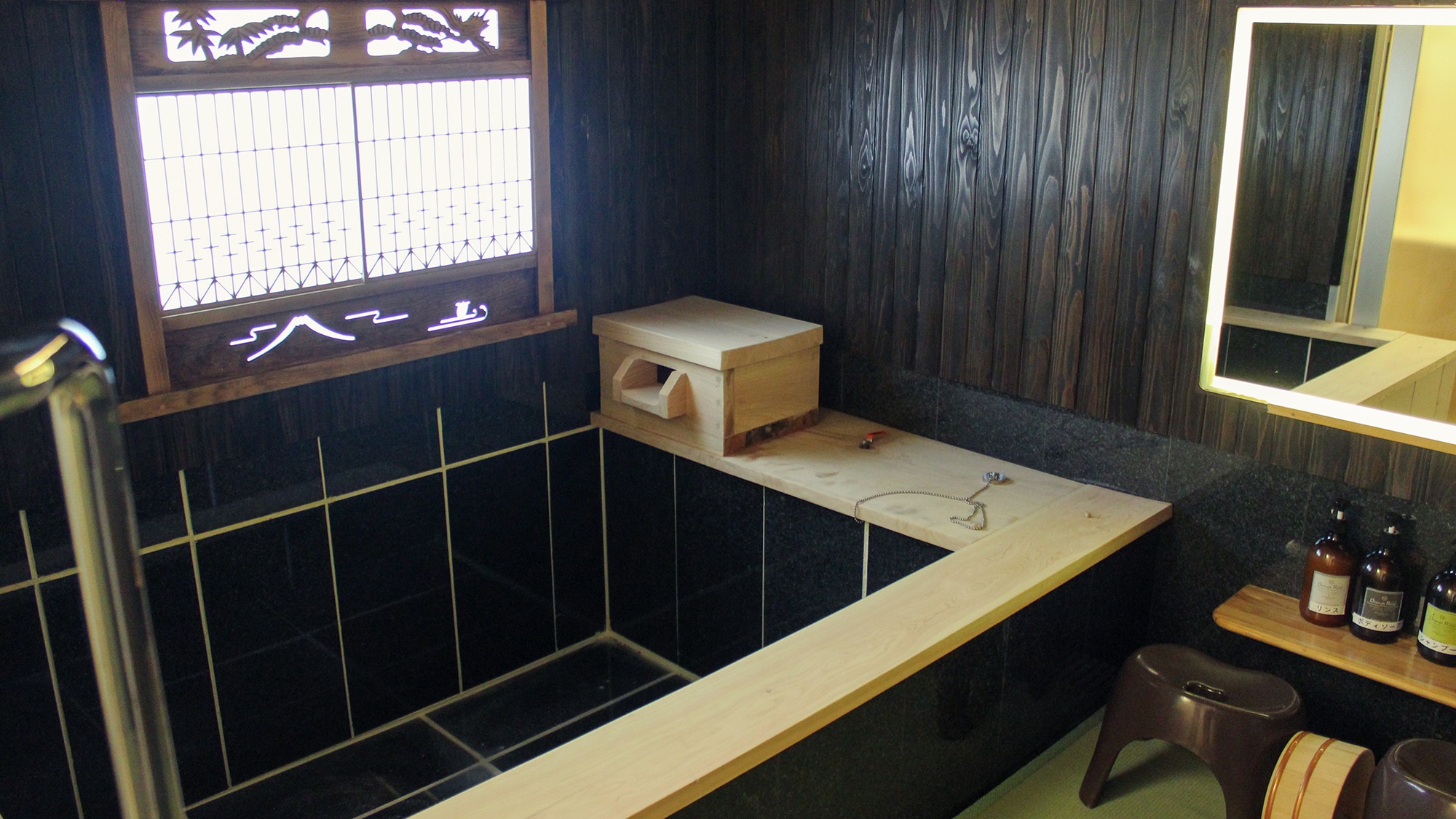*Not available for use [Private bath] You can relax in a private bath with natural hot spring water, avoiding contact with other people.