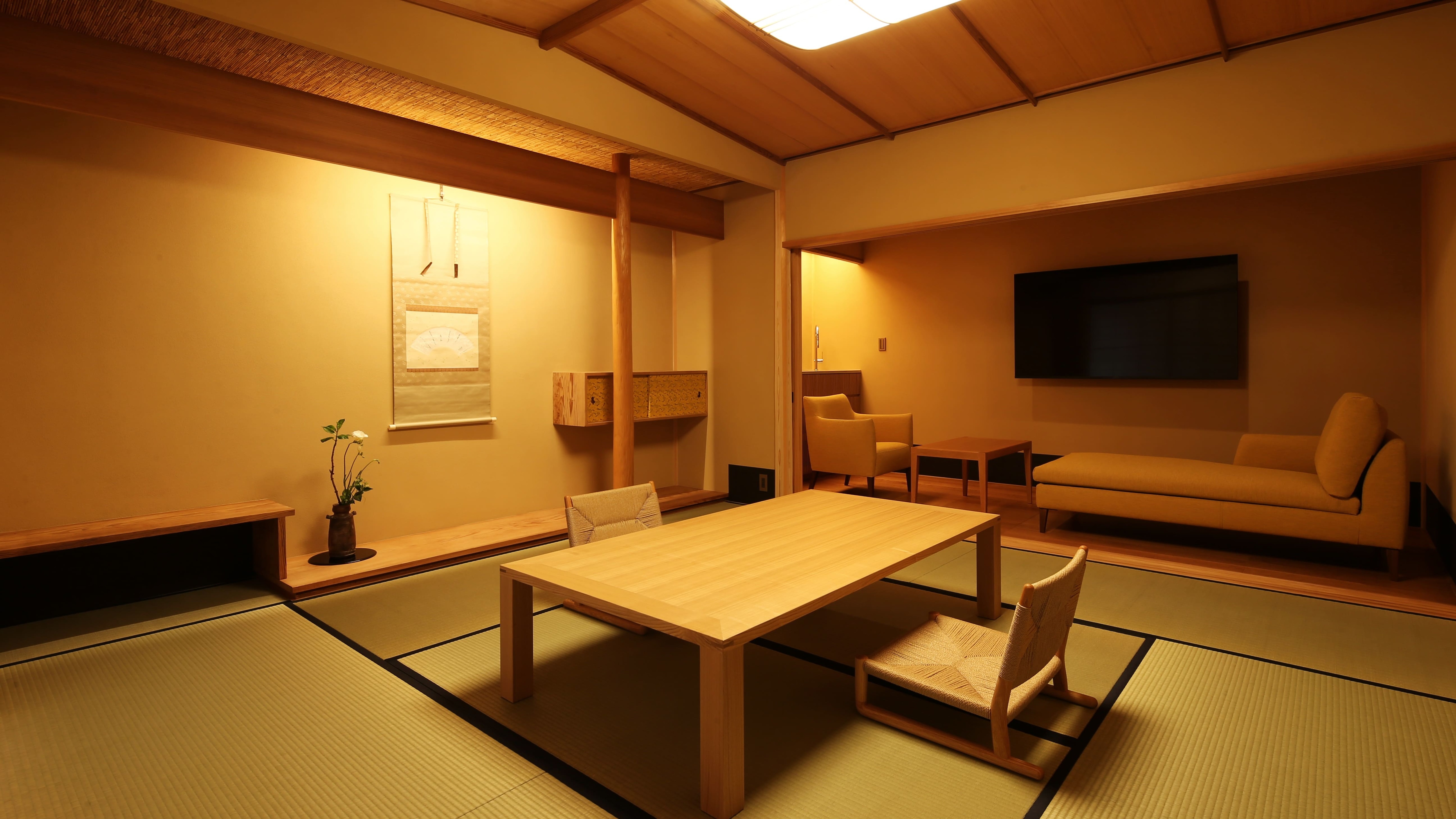 [Ten no Yukyu] Approximately 79 square meters. Japanese-style room + living room + bedroom, indoor terrace, semi-open-air bath