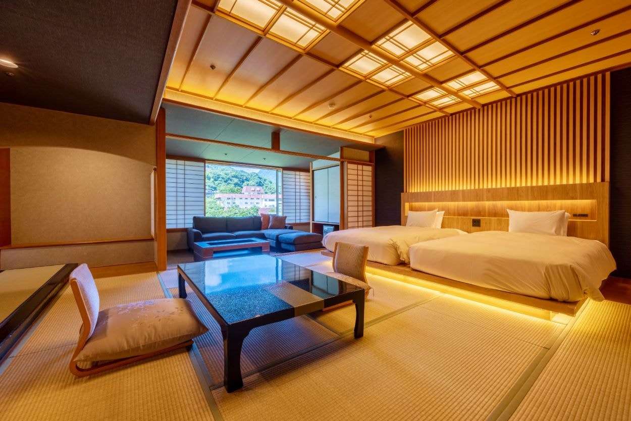 [River side] Example of Japanese-Western style room (10 tatami mat Japanese room + twin bed)