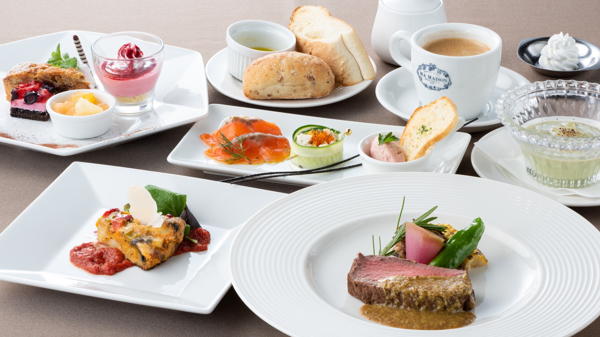 [ตัวอย่างอาหารเย็น] หลักสูตรมาตรฐาน โปรดเพลิดเพลินไปกับหลักสูตรภาษาฝรั่งเศสต้นตำรับโดยใช้วัตถุดิบตามฤดูกาล