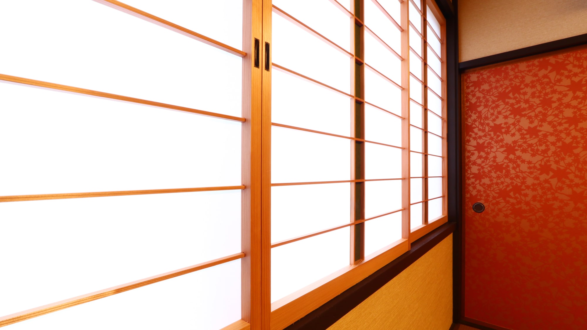 The room has been renovated. [Relaxing Japanese-style room (10 tatami mats) with a view of the sea]