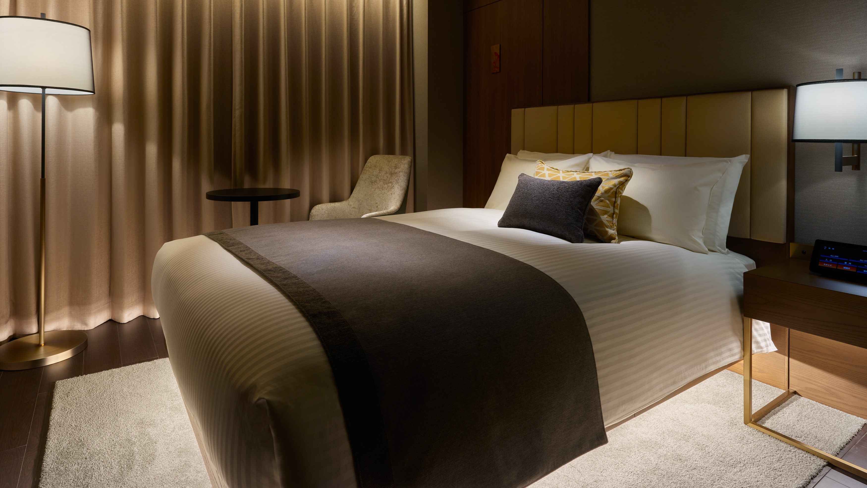 標準雙人床（20.5平方公尺）床寬1,400 x 2,060毫米