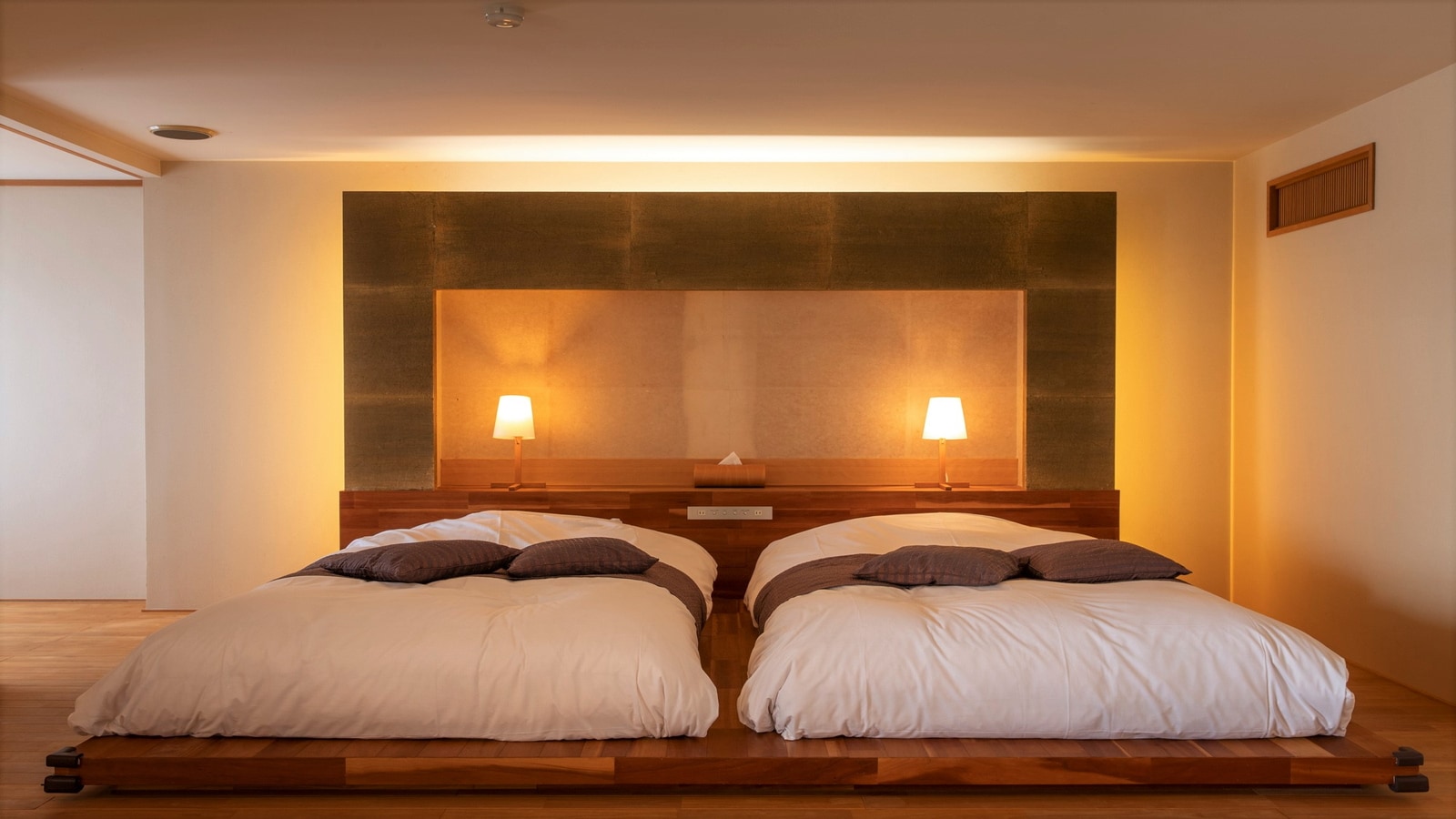 ■Junior Suite■ Approximately 80㎡ 20 tatami mats + wide veranda + guest room open-air bath + cypress bath + terrace