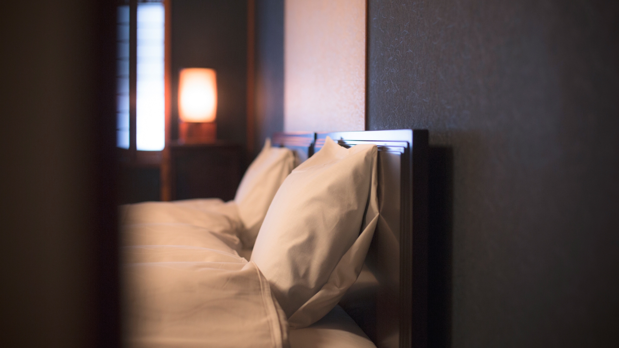 All rooms have a good night's sleep on beds made by the British royal family, Slumberland.