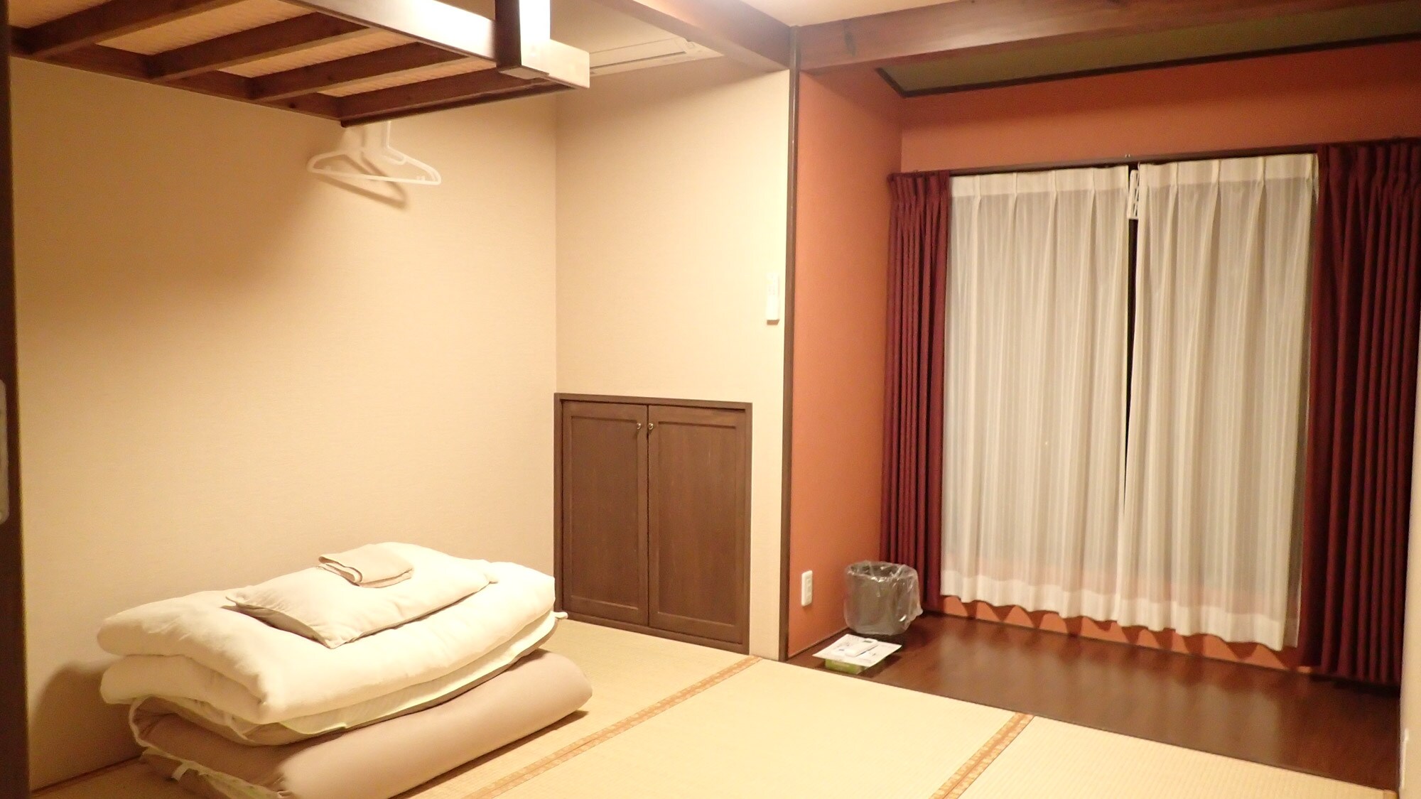 *[Kamar bergaya Jepang] Kamar tatami sederhana. Kami akan menyediakan futon sesuai jumlah orang.