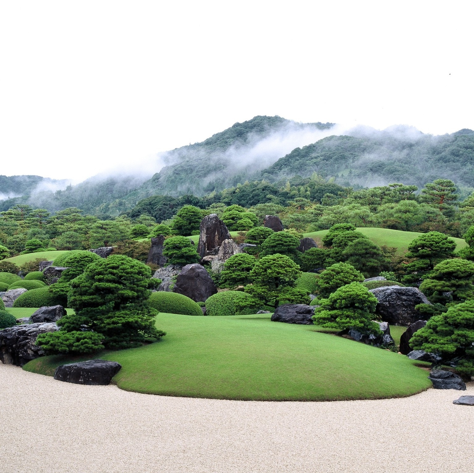 足立美術館庭園（夏の庭園）①
