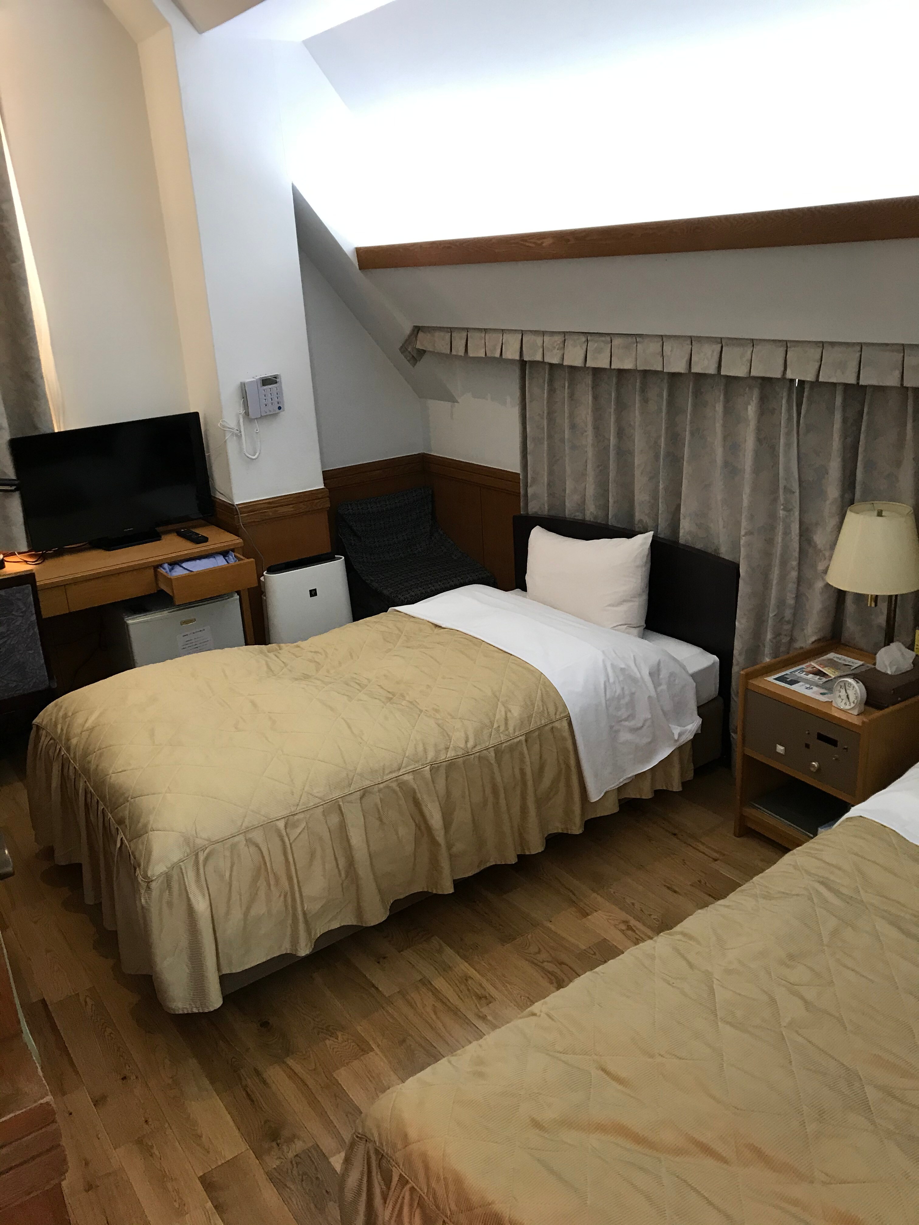 Kamar twin bangunan utama