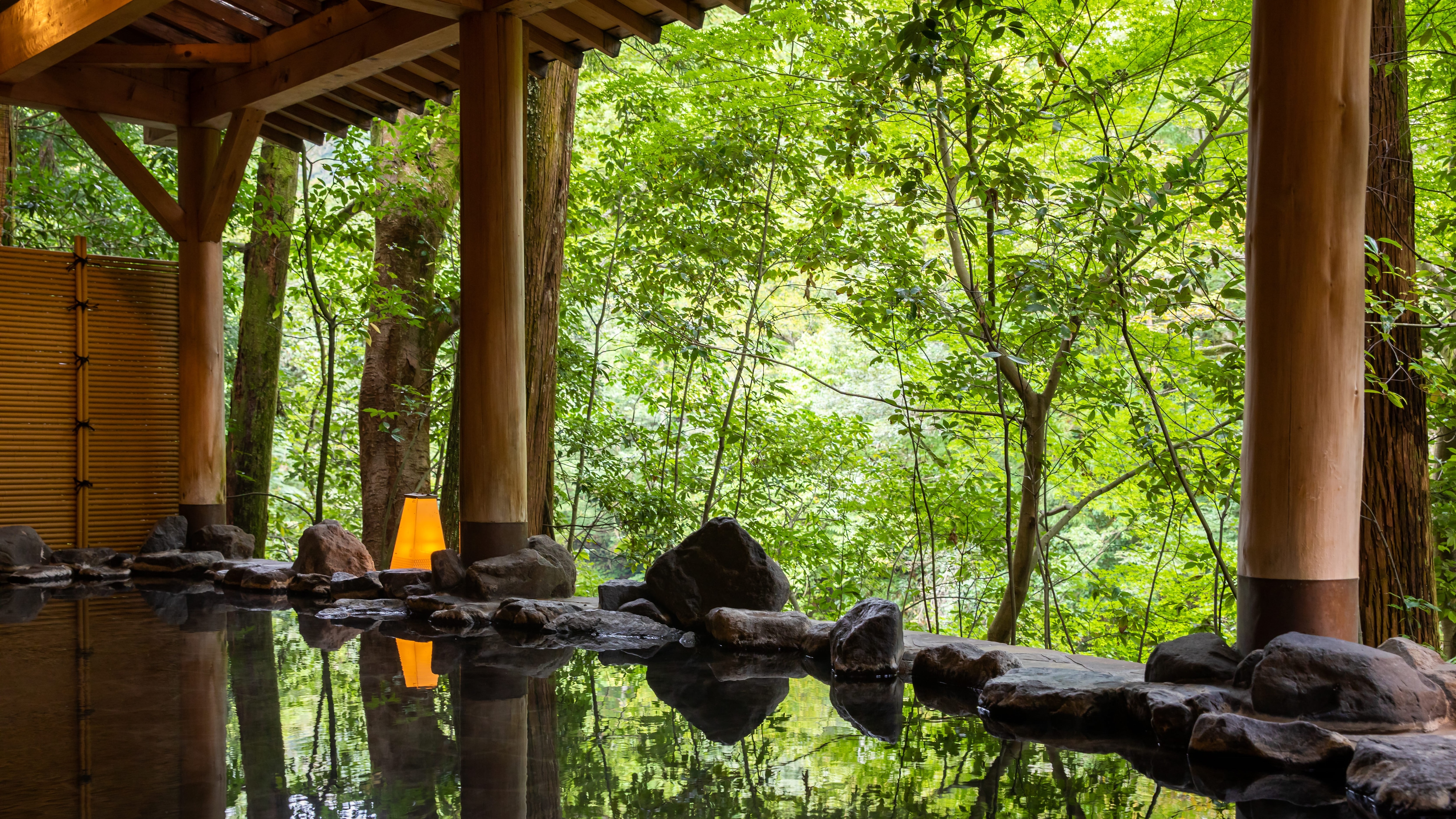 [Tsurusen] Mountain stream open-air bath