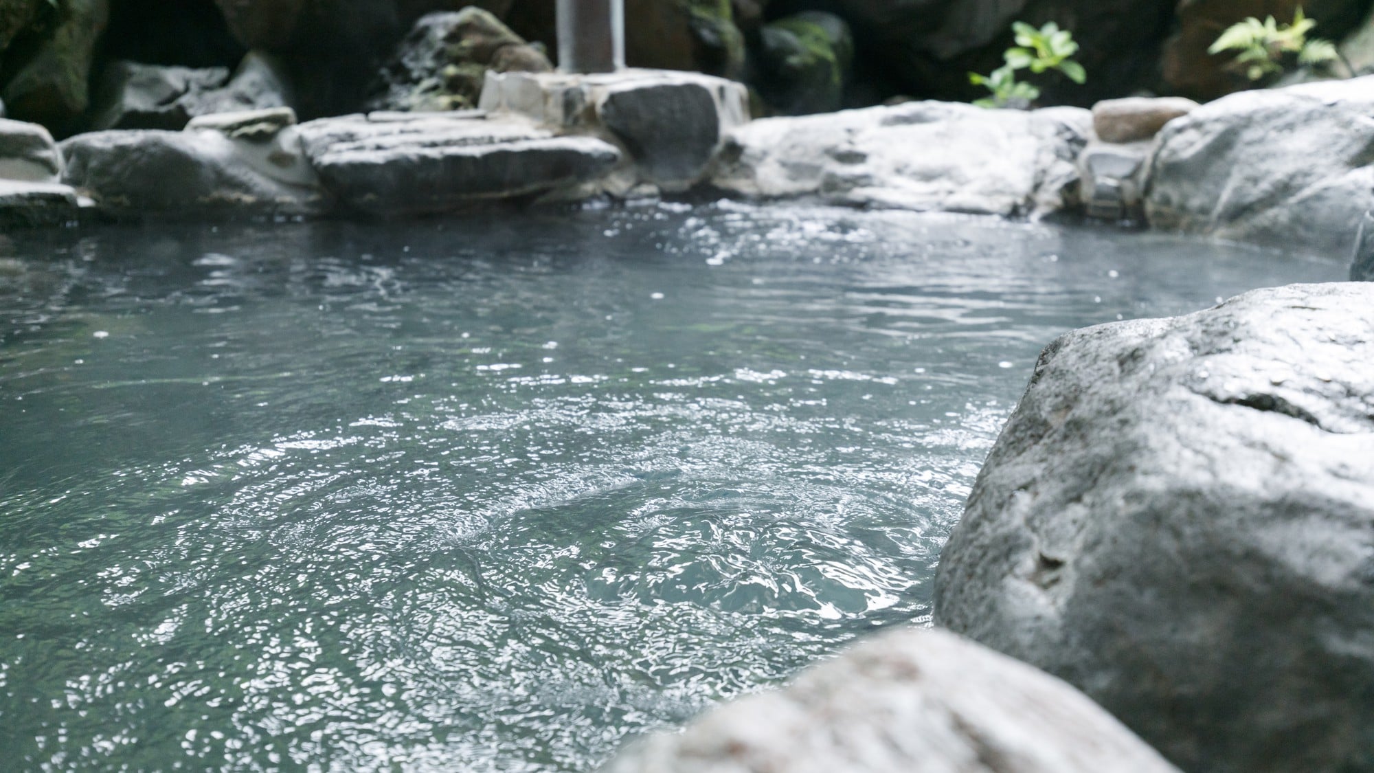 ■Our own hot spring source■The spring quality is colorless, transparent, and 100% pure Glauber's salt spring