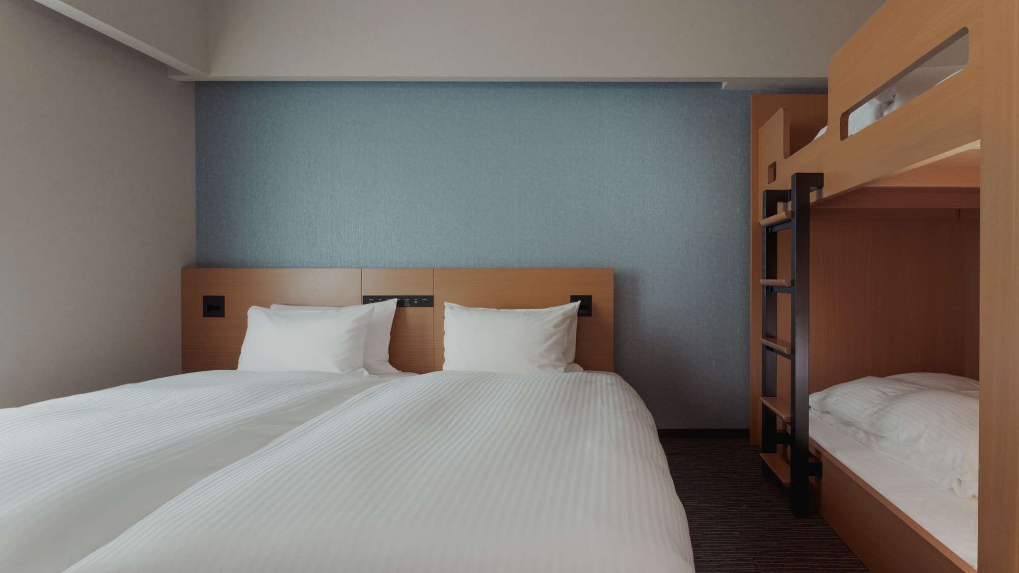 2 bedroom family suite