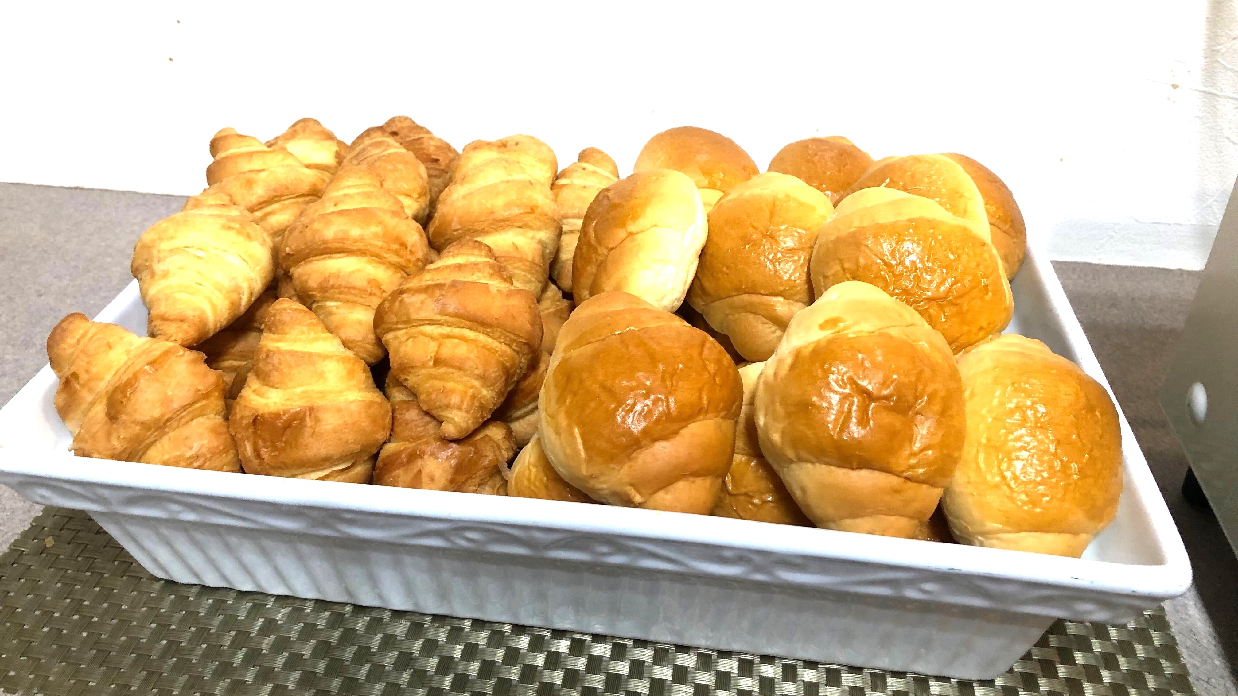 Bữa sáng tự chọn_bánh mì