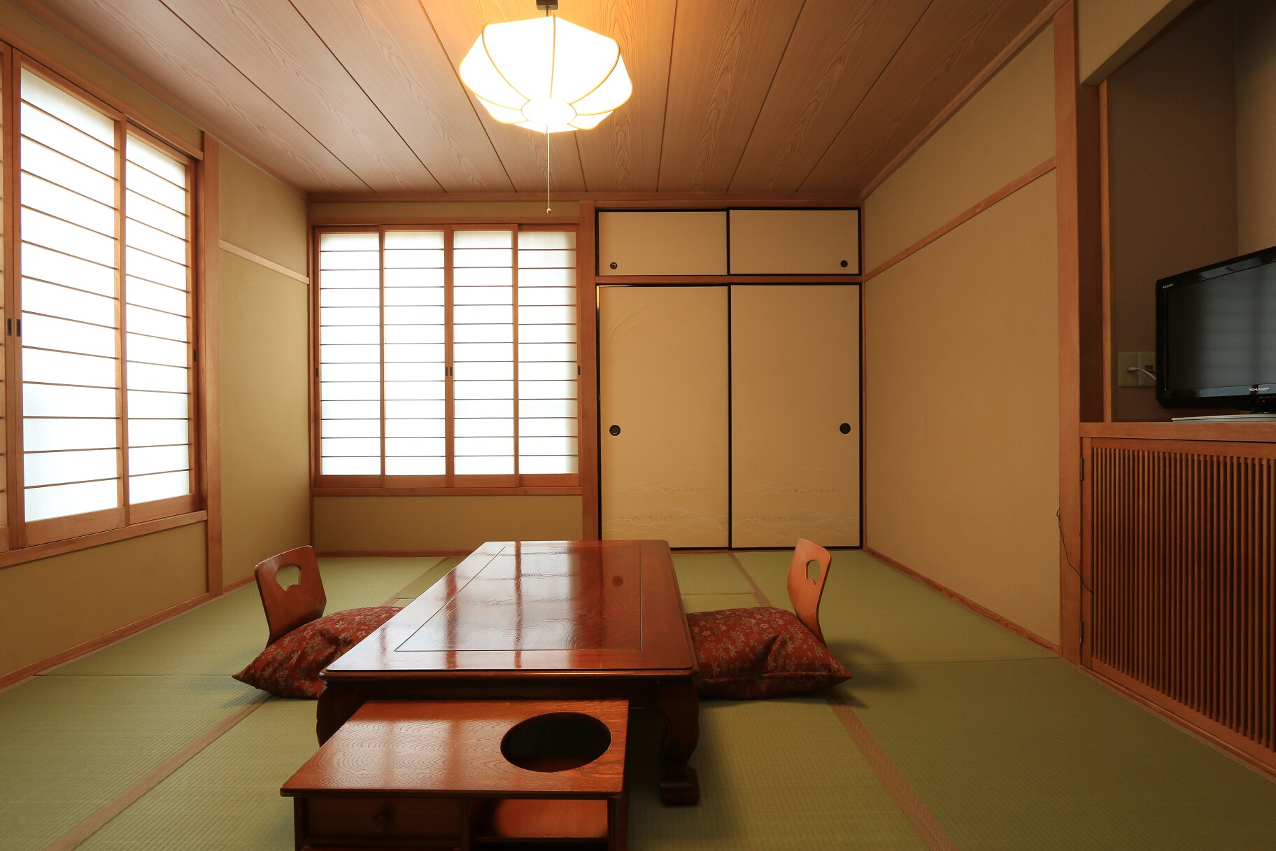 Japanese-style room "Sake lid"