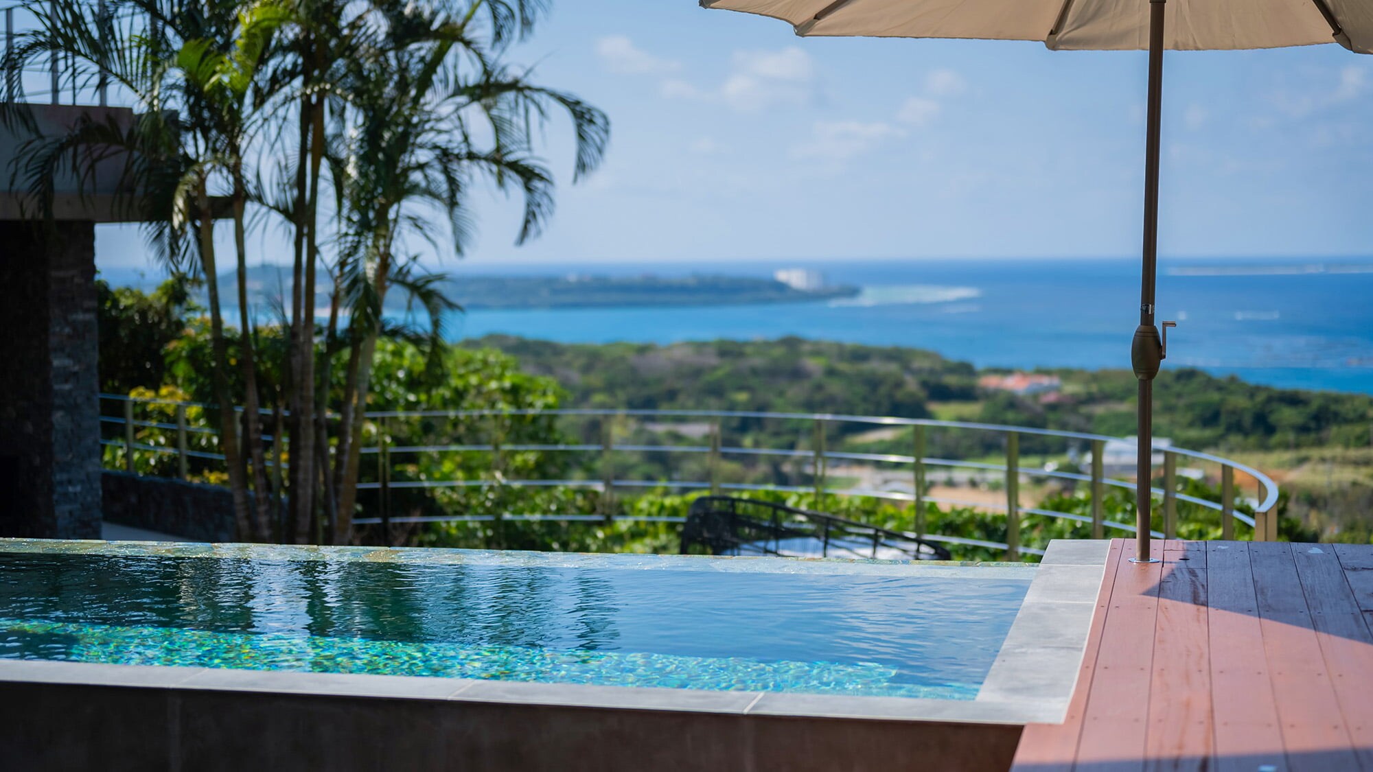 A heated infinity pool has been created, where you can enjoy the magnificent view of the ocean all to yourself from a high vantage point.