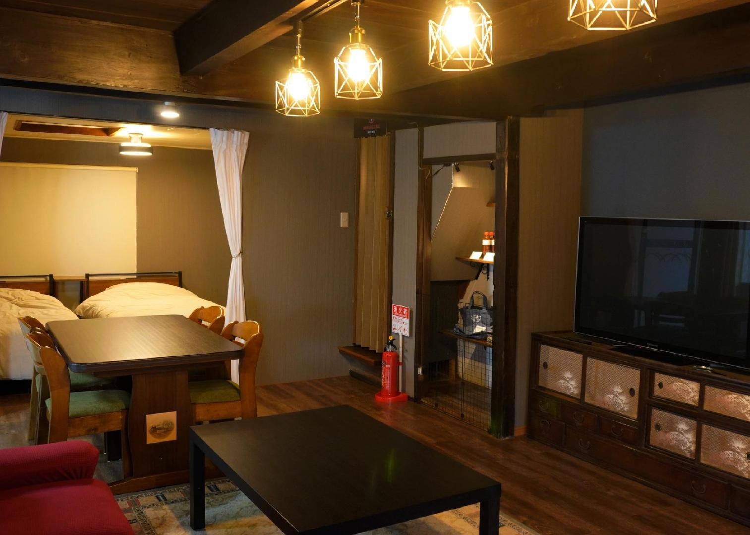 Living Room 004